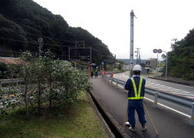 一等水準測量観測風景